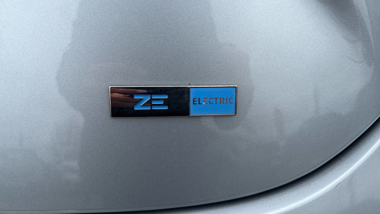 Renault Zoe 100kW S Edition R135 50kWh Rapid Charge 5dr Auto Electric Hatchback